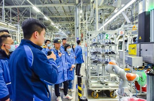 走進(jìn)BMW 親身感受其產(chǎn)品與服務(wù)的卓越體驗(yàn)，揭示真正的供應(yīng)鏈管理服務(wù)